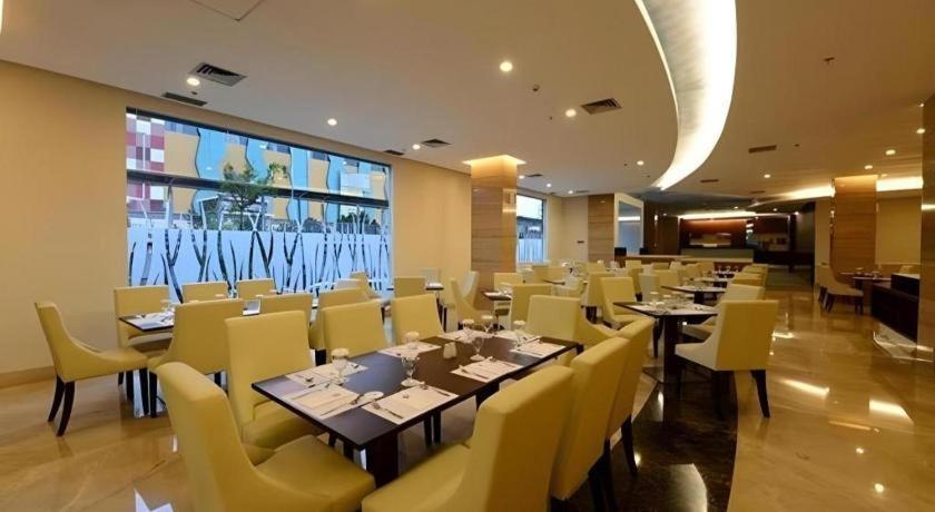Hotel Falatehan Jakarta Exteriör bild